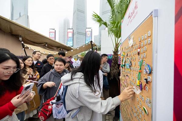 沉浸式“沙特小镇”登陆东方明珠，中沙风情碰撞引打卡热潮