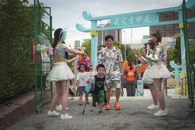 昆虫奇遇记！暑假遛娃的“快乐星球”在此