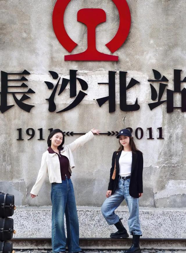 遇见丨开福秋日·逛三园：「东风路文创园」老长沙的回忆沙漏