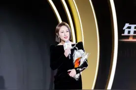 2024搜狐时尚盛典收官 马丽获“年度电影人 《小巷人家》获“年度国剧”图片