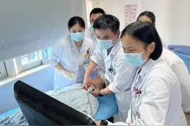 七旬阿婆中风后口水流不停，医生为她注射了这种毒素……图片