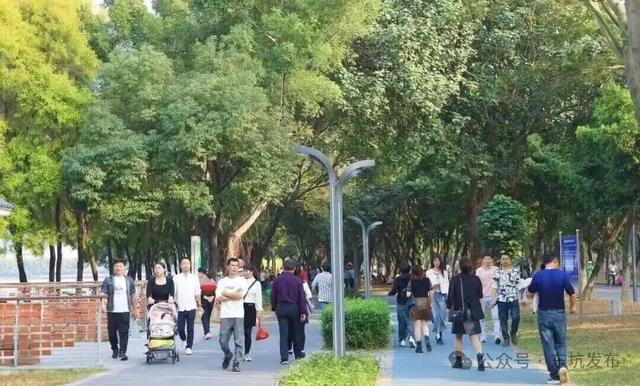 石排潮玩两天引客近十万！东莞各镇街国庆消费热力全开