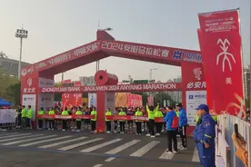 万人齐聚激情奔跑！2024安阳马拉松赛举行图片