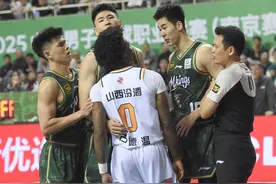 半场低迷半场热血，“不够聪明”的南京同曦赛季首尝主场输球滋味图片