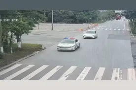 仅用10分钟！幼儿意外烫伤 成都温江巡警紧急护送就医图片