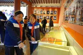 曲靖市举办“红色基因代代传”主题活动 以沉浸式教育厚植家国情怀图片