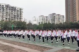 青春飞扬，燃烧梦想——记武珞路中学东湖校区第一届运动会开幕式图片