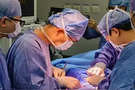 甲状腺肿瘤压迫气管如同“炸弹”，医生提醒：早诊早治是关键图片