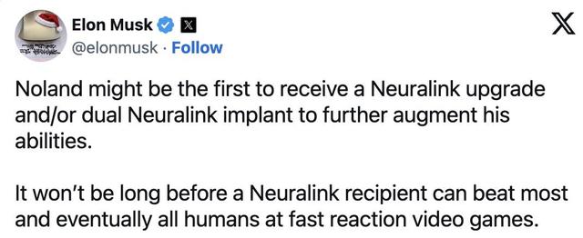 马斯克脑机接口意念控制机械臂，演示者获得钢铁之吻，理论上可控制一切