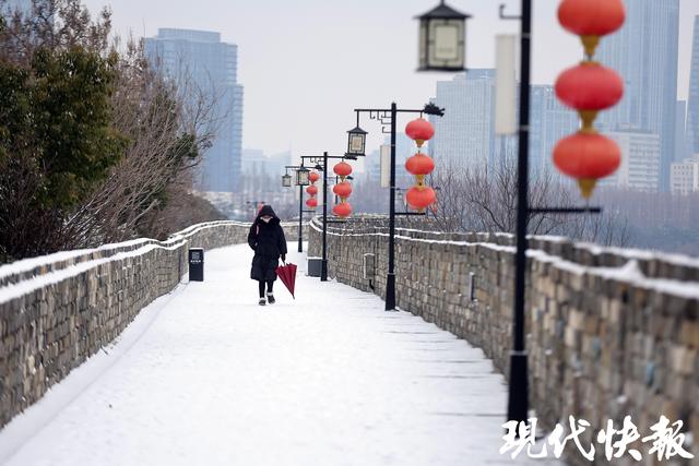 南京雪后，一不小心拍到了“地理课本封面”