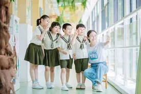从北师大毕业扎根幼儿园，她成了孩子们贴心的“创口贴”老师图片