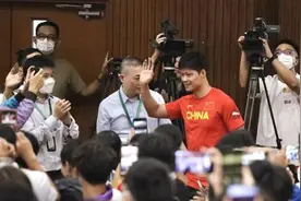 在香港，苏炳添透露了自己夺冠的“秘诀”→图片