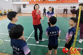 “长大以后，我也要当世界冠军！”图片
