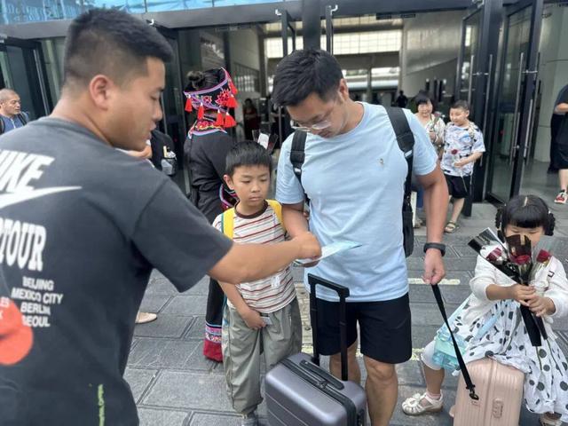19.7℃的夏天 曲靖清凉好生活，成都⇆曲靖 避暑文化旅游专列首发到达