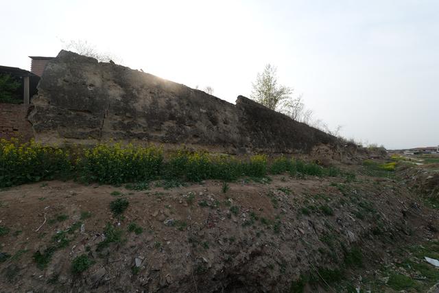 文化遗产耀中原|龟甲军寨藏清代圣旨碑，见证豫商传奇