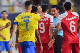 实在！C罗获点后主动澄清不是点球，马宁观看VAR后改判图片