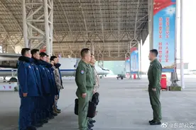 直击东部战区练兵备战现场：锤炼复杂环境下立体投送能力图片