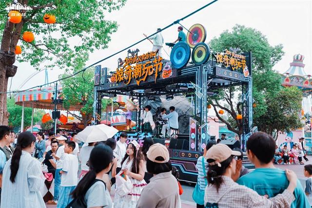 武汉欢乐谷非遗集会国庆启幕，百场演艺好看好玩好逛