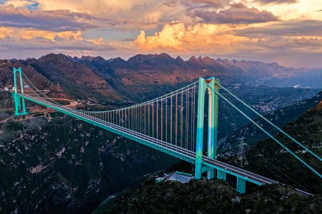一起来看世界第一高桥的美景