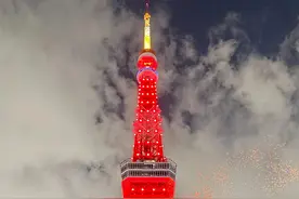 喜迎中国新春 日本东京塔第七次点亮“中国红”图片