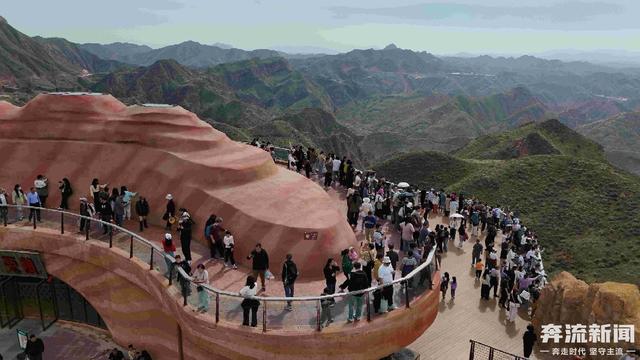 兰州文旅市场“双节”揽客663万人次 实现旅游收入40亿元