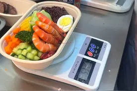 吃着吃着就瘦了上海一高校推出减脂餐、减肥课，有学生瘦了70斤！图片