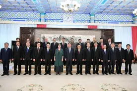 国家金融与发展实验室尹中立研究员受聘为国务院参事图片