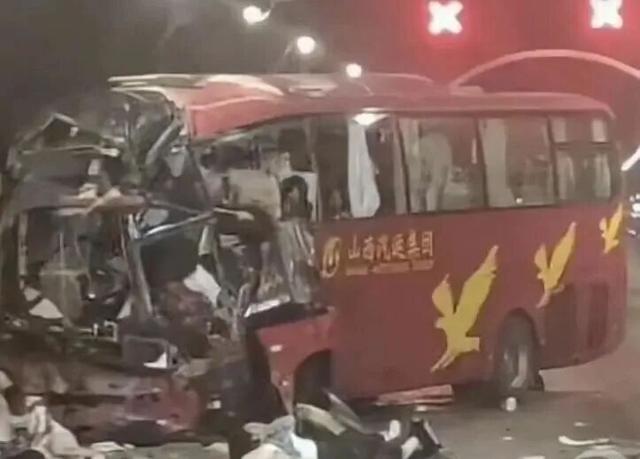 大巴车高速隧道撞墙，致5死22伤！山西公布调查报告：驾驶人超速行驶	，车辆轮胎不合标准；建议9人移送司法机关，6名公职人员移送纪委监委