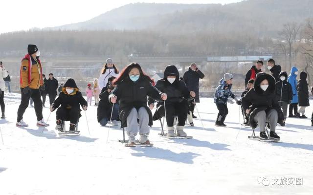 就在明天！解锁安图冰雪王炸玩法→