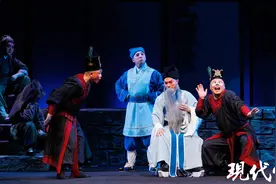 京剧《花甲知县冯梦龙》精彩首演，再现江苏文学巨匠的故事图片