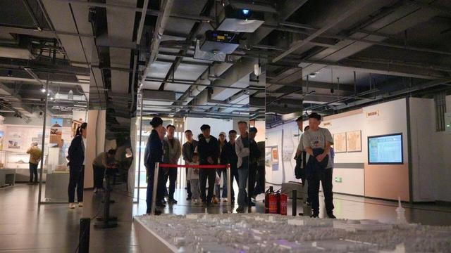 新民向新：百年老街的时尚蜕变