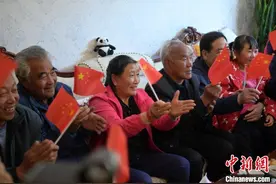 航天员唐胜杰甘肃定西老家：亲友等英雄“回家”图片