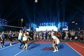 荔波全民气排球赛热潮涌动！吸引外国友人参与体验图片