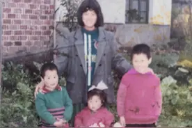 聋哑男孩调皮怕被爸爸打，跑出去竟迷路22年才回家！中秋前夕一家团聚：早就不恨了图片