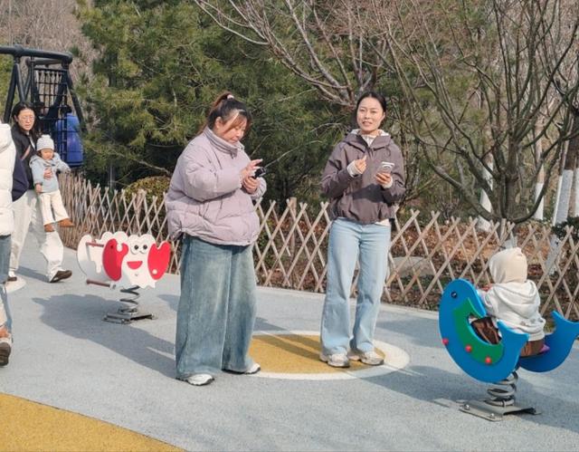 周末，游山人气旺！