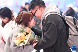 年终报道·感动2024丨这些瞬间，记录下美好与感动图片