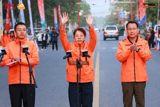 2025中国环塔丝路集结赛暨阿克苏跨境旅游发车仪式在乌什县举行