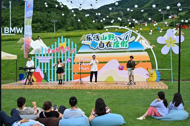 绝美组图揭秘！顶级滑雪场如何玩转夏日经济 | 活力中国调研行