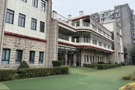 幼儿园关闭家长担心上学问题 当地教育局：多所幼儿园空余学位可满足入学丨云求助图片