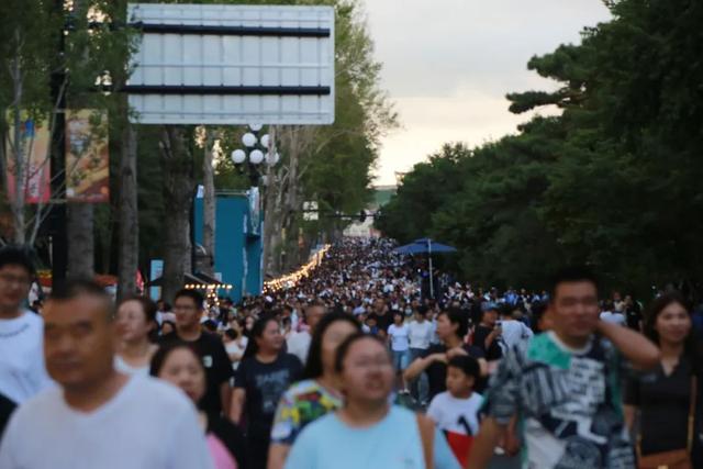 持续火爆！新民大街的创意玩法太多了！
