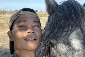 红星特稿｜年过三十 一人一马，他决定骑马环游世界图片