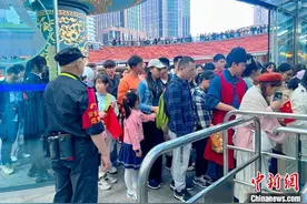 “十一”假期成都地铁全线网累计运输乘客3888万人次图片