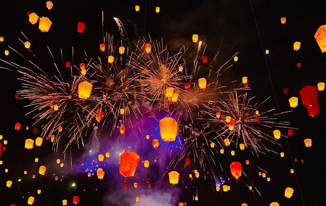 花都跨年大戏！花火、千灯、电音……仪式感拉满!