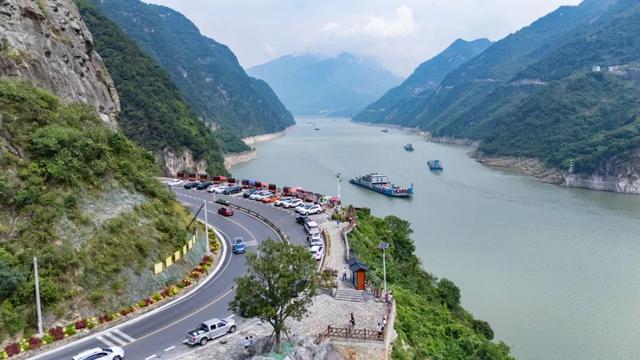秭归“小狗山”打卡地翻新 游客村民“双赢”