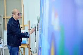 中国当代艺术家蔡万霖受邀参加意大利圣诞大展，yy何以风靡欧洲图片