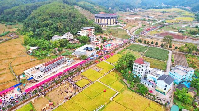 福建永定：五色交融处 出彩正其时