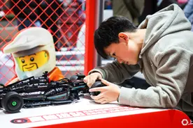 乐高版F1赛场来南京路了图片