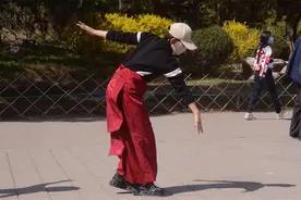 韩星“转圈扭胯”动作掀起模仿热潮！医生：或引发不可逆伤害图片