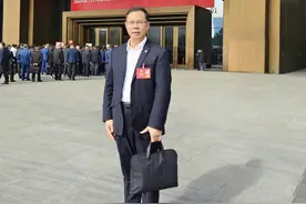 广东省政协委员黄跃珍：支持广东优势企业融入国家空天产业发展大局图片