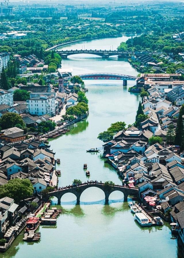 朱家角古镇现“果冻河”：破解“水乡无水清”，争创5A成关键契机